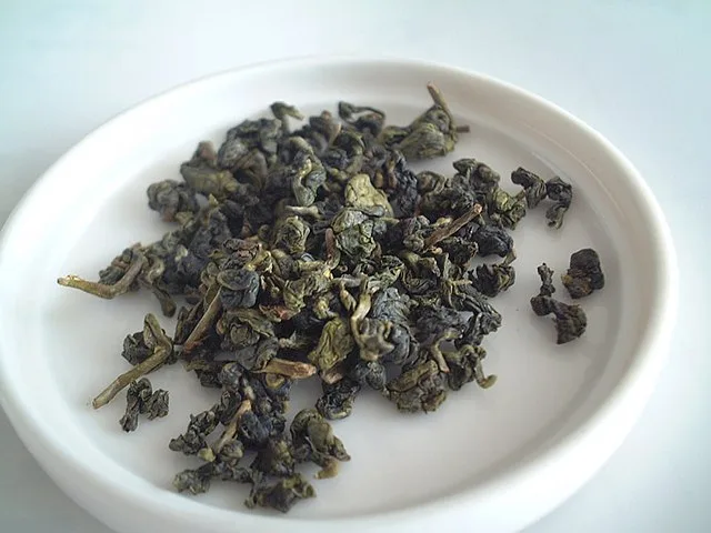 Oolong tea leaves