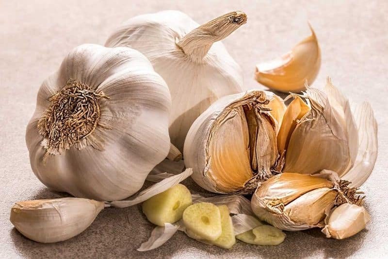 Garlic is one of the best foods to live longer.