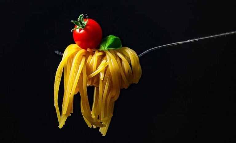 spaghetti with cherry tomato depicting a High Starch Diet