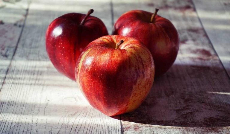 10 Apple Health Benefits Backed By Science